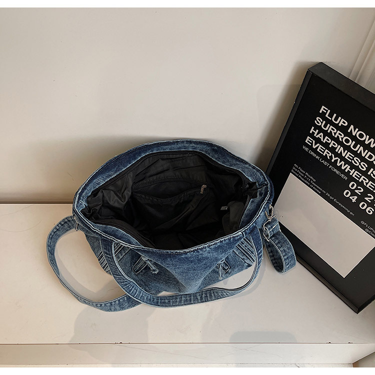 Korean large-capacity, high-end, laid-back style denim tote bag for women 2025 new retro commuter single-shoulder bag Specification drawing