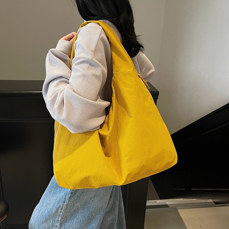 Cross-border fashion casual Nylon Tote bag 2025 New style, trendy and versatile, large-capacity underarm bag, commuter single-shoulder bag full figure