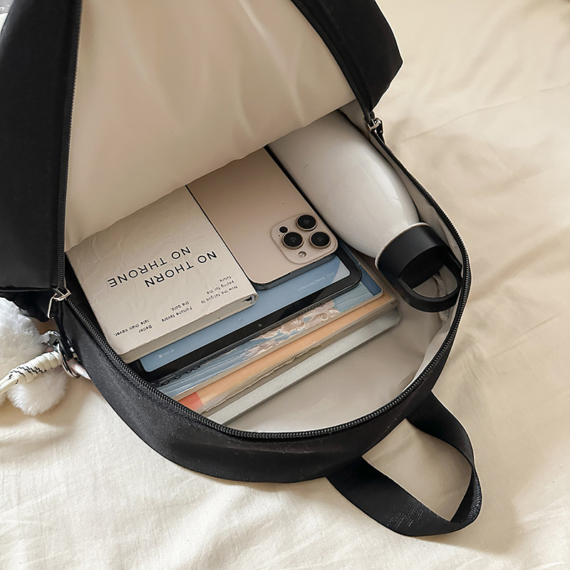 A new high-appeal, fresh and sweet, color-blocking and cute shark bag for women's casual and lightweight backpacks from Japanese Instagram Application Scenario