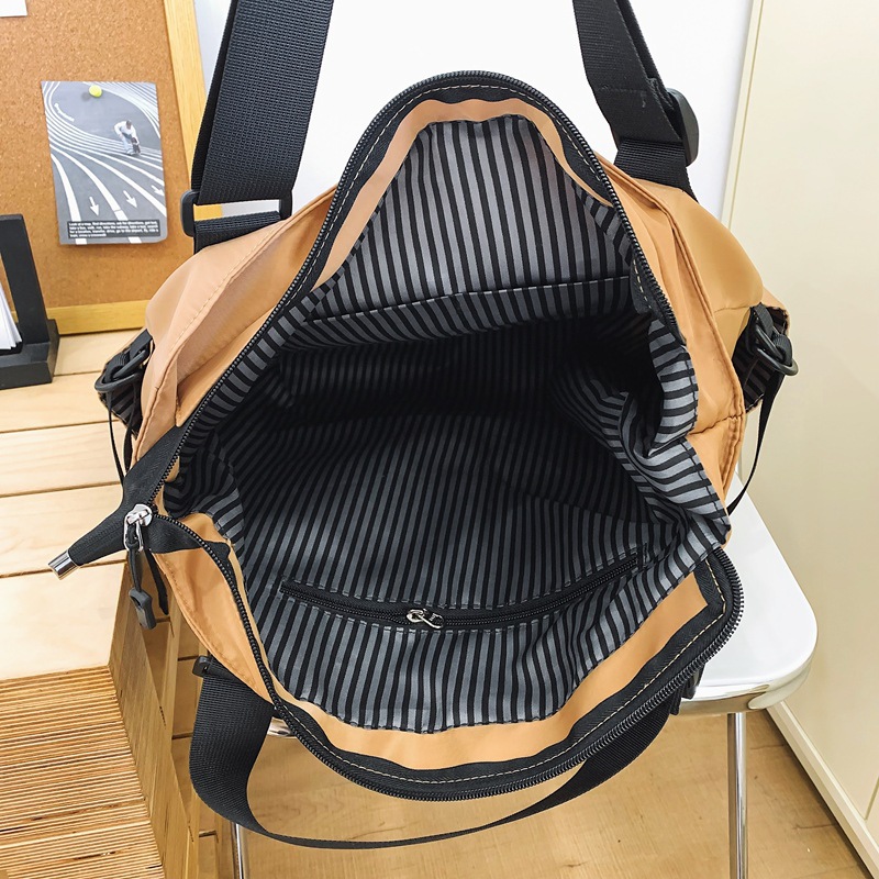 Single-shoulder bag, men's trendy brand functional commuting tote bag, large-capacity portable fitness bag, dry and wet separation student tutorial bag Application Scenario