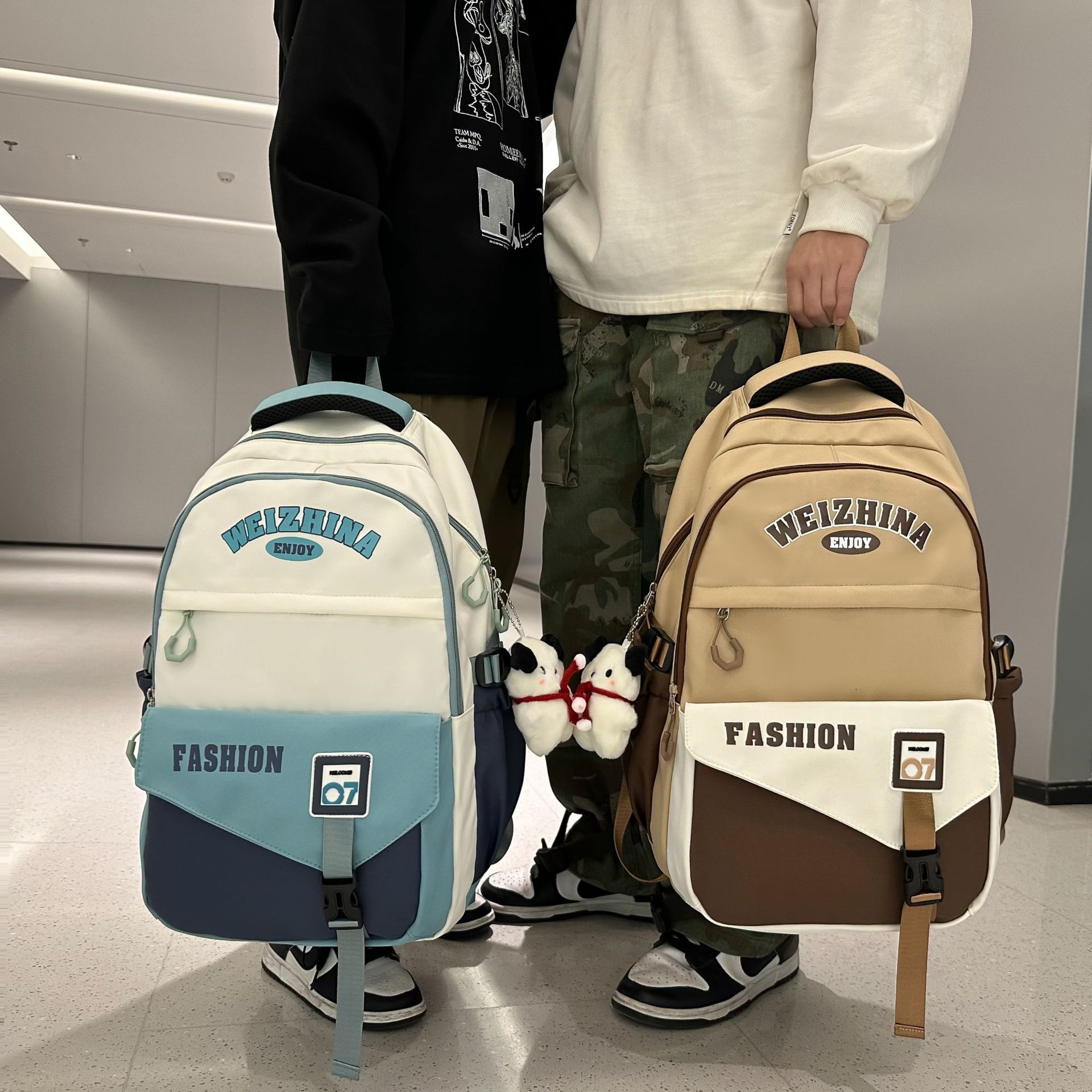 New schoolbag, retro college style high school student backpack, Korean style Instagram trendy college student couple backpack details Picture