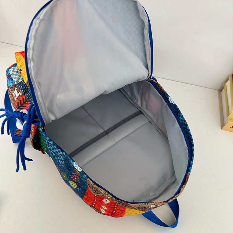 Spring/Summer 2025 country-style floral single-shoulder bag, sweet and cute crossbody bag, large-capacity tote bag for girls Application Scenario