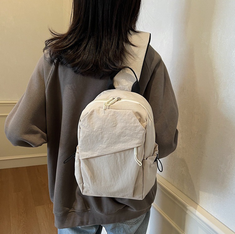 2024 New style chest bag, sporty casual women's crossbody bag, commuting light phone bag, men's versatile single-shoulder bag full figure