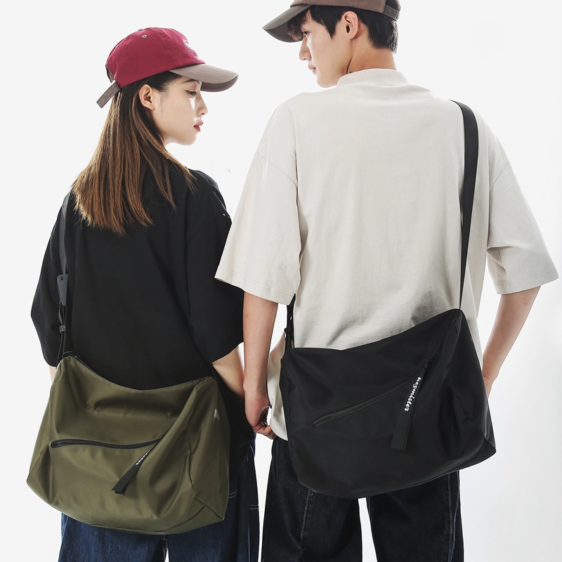 Japanese-style versatile single-shoulder bag, laid-back drape crossbody bag, artistic class bag, messenger bag, casual and simple travel bag full figure