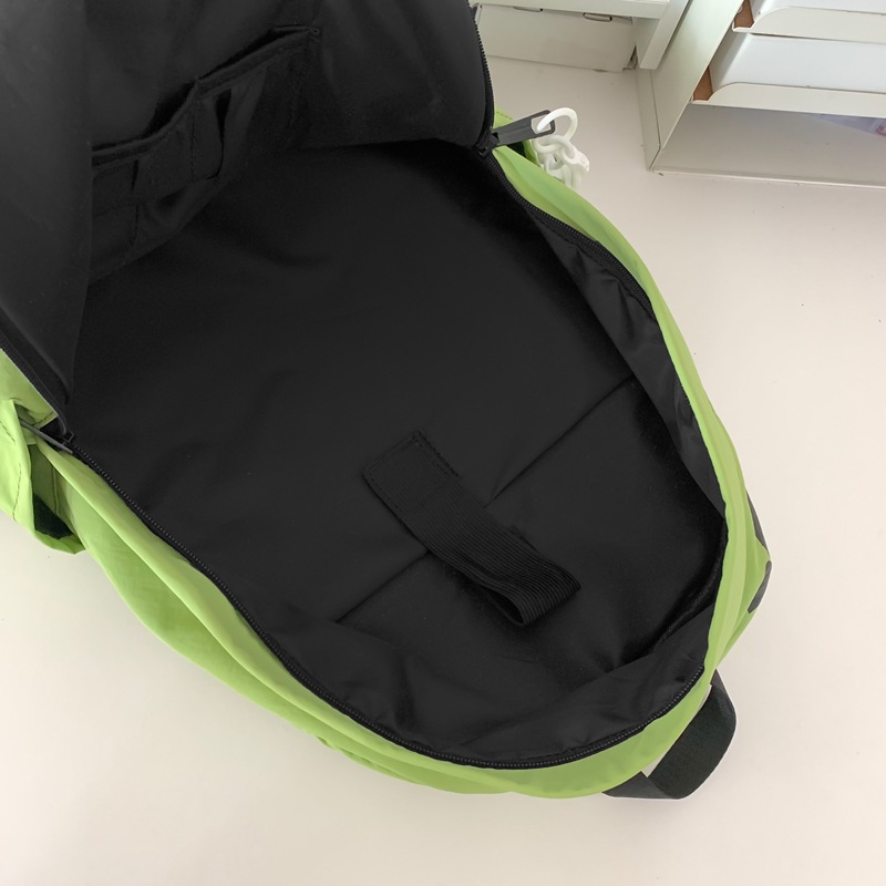 Schoolbag, trendy brand for female college students, large-capacity, fashionable and versatile computer backpack, casual travel bag, and backpack for junior high school students Application Scenario