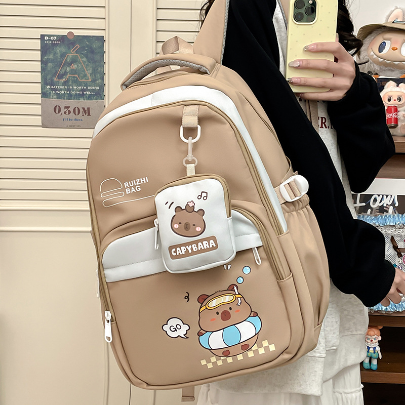 New high-appearancelevel schoolbags, large-capacity backpacks for junior high school and senior high school students, color-blocking backpacks for college students, and a trend of backpacks for primary school students Application Scenario