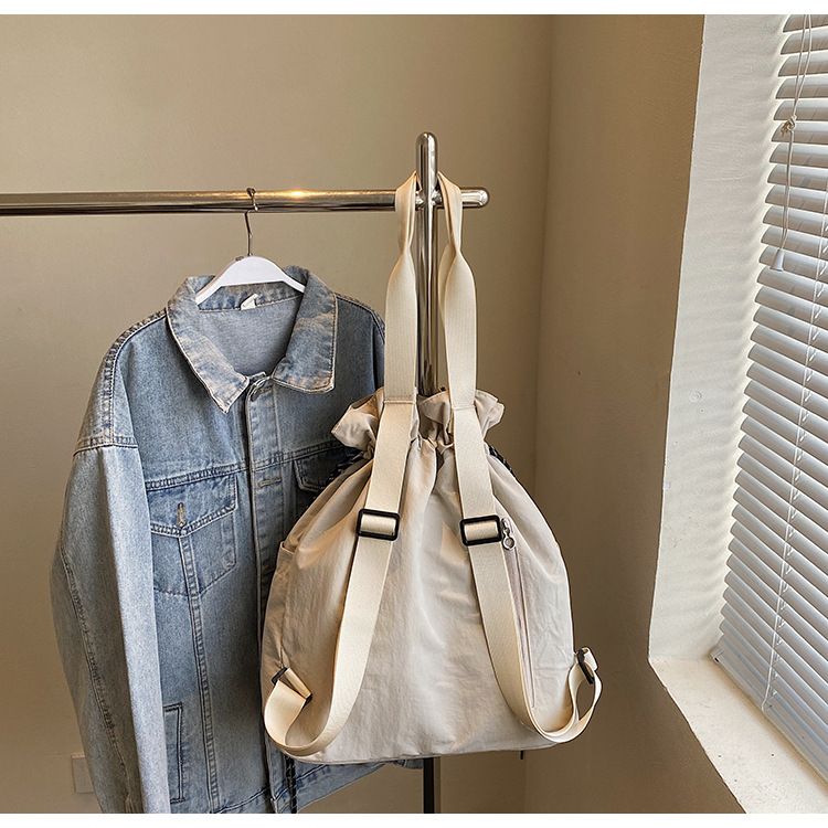 New 2025 lightweight backpack for women, drawstring pocket travel bag, college student schoolbag, casual and trendy backpack Application Scenario
