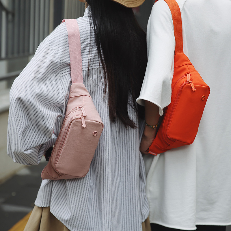 Lightweight solid-color durable sports chest bag, casual and trendy crossbody bag, Japanese-style simple candy-colored single-shoulder bag details Picture
