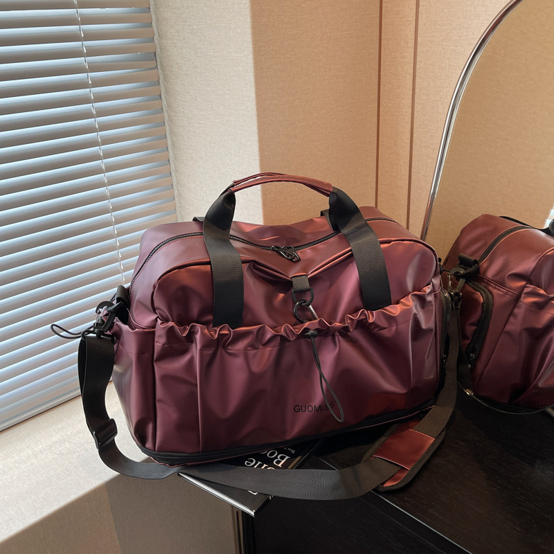Short-distance travel bags for men and women, hand-held sports and fitness bags with shoes, travel bags for childbirth, storage bags, and light luggage bags Application Scenario