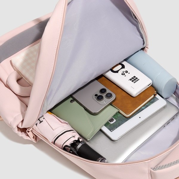 The new forest-themed ins high-appearance-level fresh and sweet candy-colored backpack is a spring outing travel backpack for junior and senior high school students Application Scenario