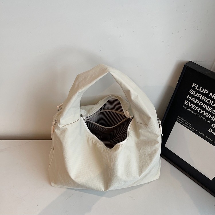 Cross-border fashion casual Nylon Tote bag 2025 New style, trendy and versatile, large-capacity underarm bag, commuter single-shoulder bag Specification drawing