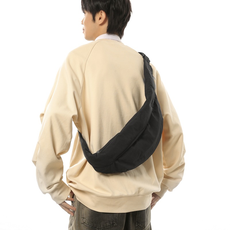 New autumn and winter fashion chest bag, men's large-capacity simple ins cotton jacket waist bag, casual and cool couple sports crossbody bag details Picture