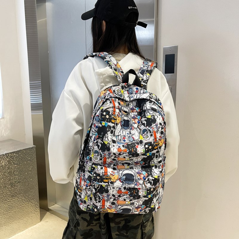 A men's niche trendy brand, graffiti, high school and college students' campus backpack, fashionable, large-capacity, high-end quality backpack full figure