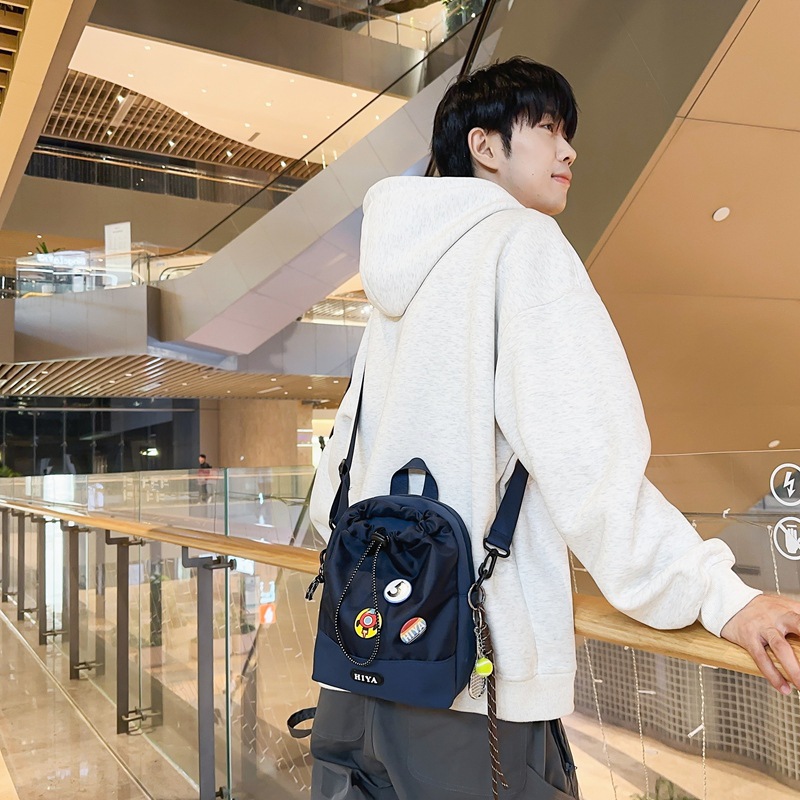 Outdoor lightweight and versatile crossbody bag, mobile phone bag, fashionable new drawstring single-shoulder bag, unisex couple bag details Picture