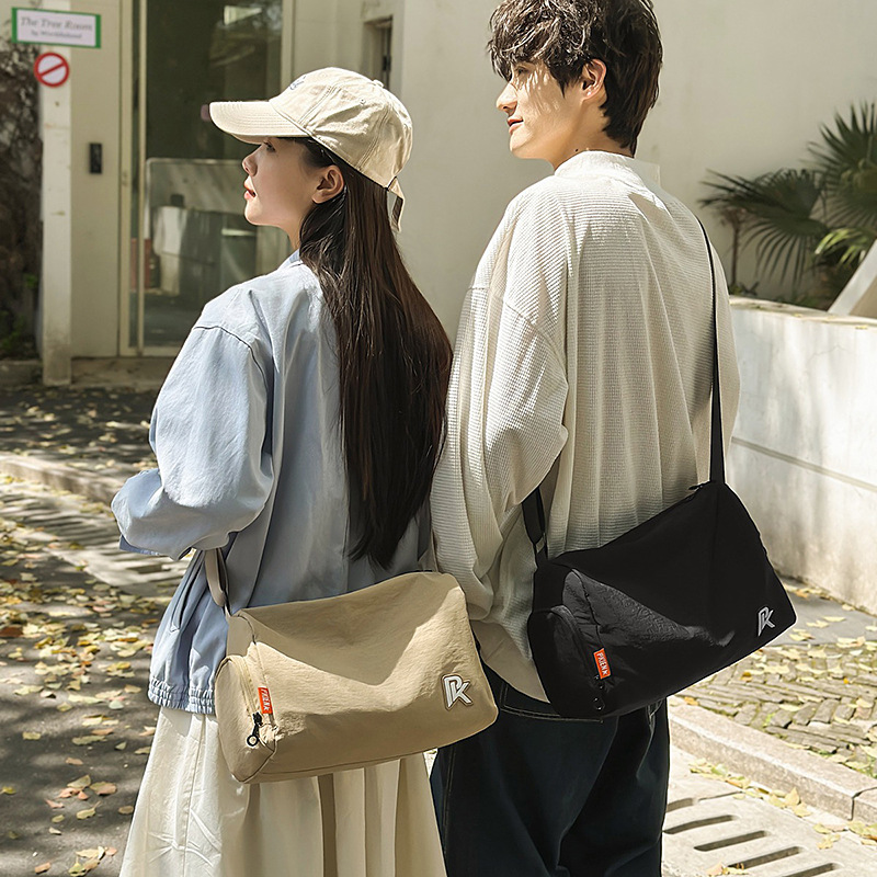 New couple's versatile and fashionable single-shoulder bag, casual daily outing backpack, storage bag, travel bag, commuting crossbody bag details Picture