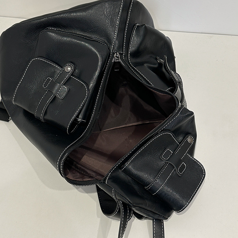 Cross-border 2025 New fashion retro backpack, couple backpack, versatile and simple backpack, personalized student schoolbag Application Scenario