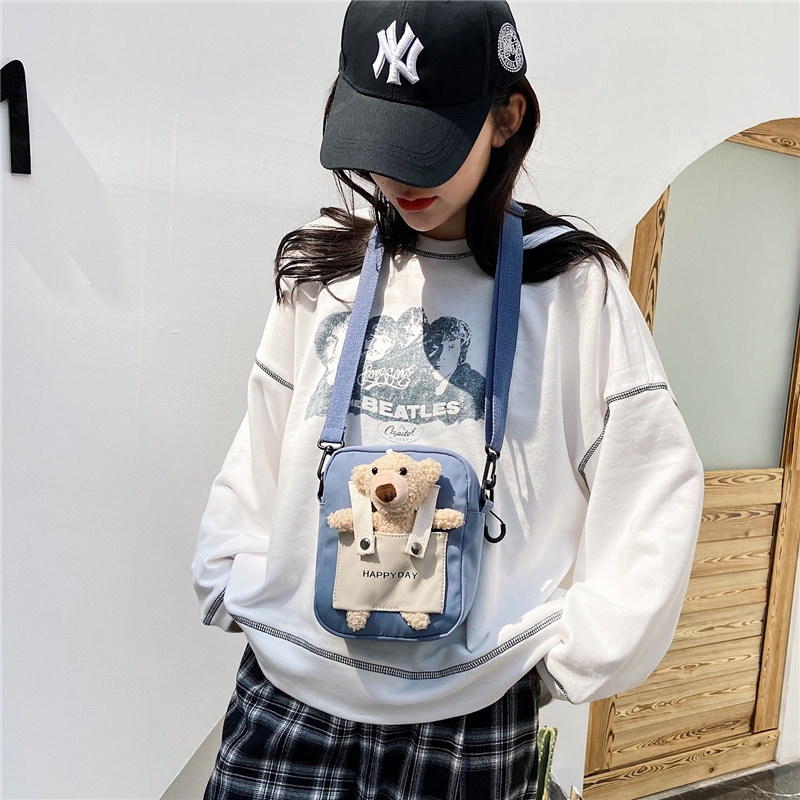 Japanese-style Instagram cute canvas bear bag for women's crossbody bag 2025 New style personalized Harajuku student single-shoulder phone bag Application Scenario