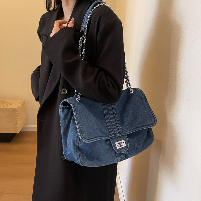 Denim bag for Women 2024 New style, fashionable large-capacity chain shoulder bag, high-end commuter tote wandering bag details Picture