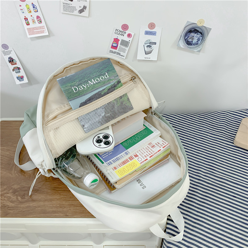 The new schoolbag is lightweight and compact for girls. It is a high-quality backpack for best friends traveling. It is a forest-style backpack for middle school students Application Scenario