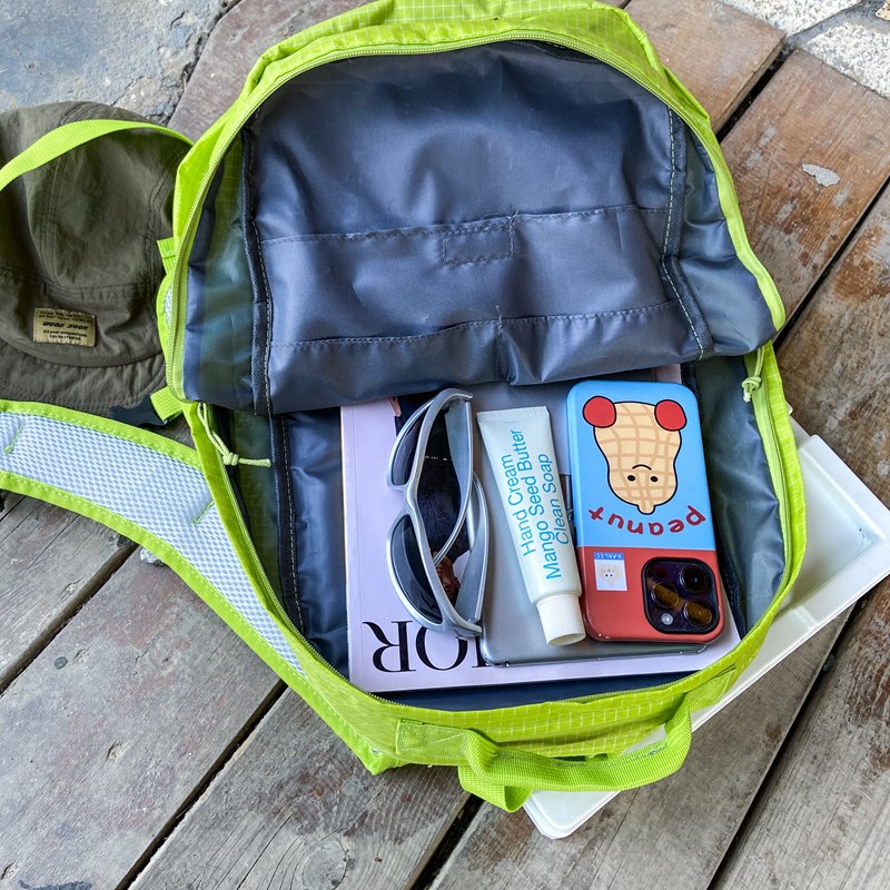 A new trendy brand with a high level of appearance, a Korean-style ins solid color drawstring backpack, a simple and lightweight solid color travel backpack for women Application Scenario