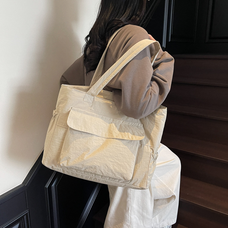 New artistic and simple handbag, casual computer bag, versatile for commuting, student shoulder bag for class, lightweight tote bag details Picture