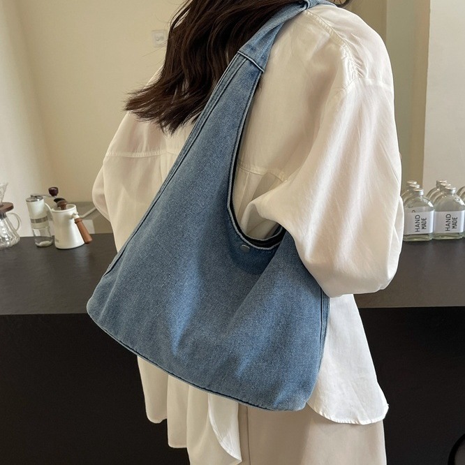 Denim bag for women's Summer 2024 new laid-back style work and commuting single-shoulder bag, simple and versatile casual tote bag full figure