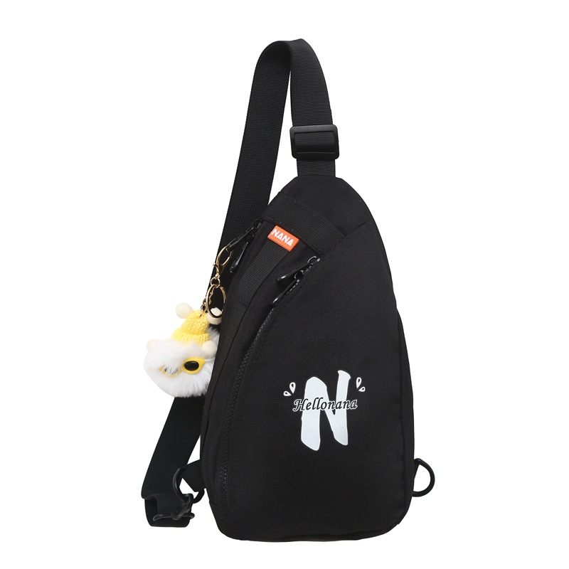 A new Korean ins workwear style off-the-shoulder bag for couples, a lightweight mountaineering and travel crossbody bag Item Picture