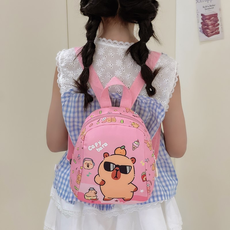 The 2025 summer new cartoon children's bag, cute Kapibara loose change bag for men and women, and outdoor casual backpack Application Scenario
