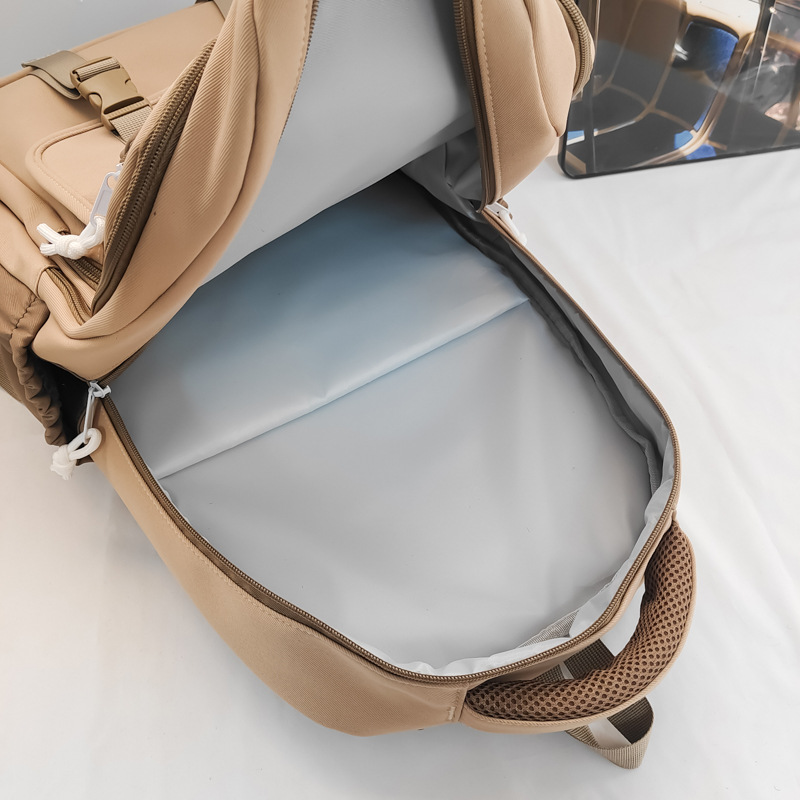 A versatile Korean-style, simple, large-capacity schoolbag for junior and senior high school students, lightweight, lightweight, durable and casual backpack Application Scenario