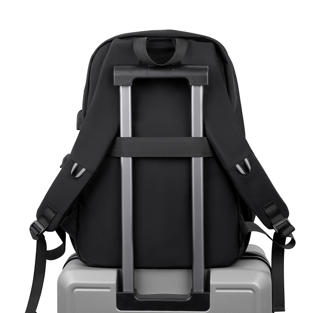 Cross-border large-capacity backpacks for men, business trips, computer bags, lightweight and simple backpacks, casual backpacks Application Scenario