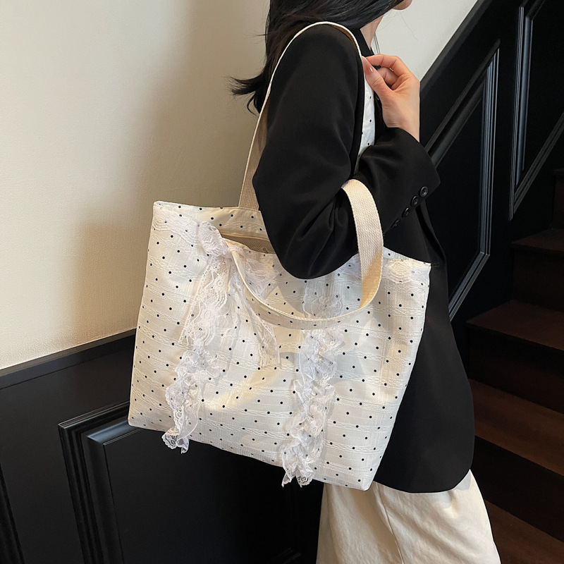 Laid-back and relaxed women's 2025 new fairy lace canvas bag, large-capacity polka dot versatile tote bag full figure