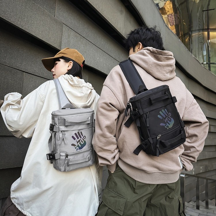 New large-capacity fashionable workwear single-shoulder bag, casual waterproof and versatile crossbody bag, niche travel backpack full figure