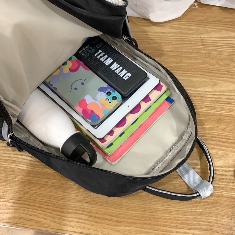 A new Japanese-style ins backpack with a high level of appearance and a fresh and sweet school style. It is a lightweight and large-capacity backpack for primary and secondary school students Application Scenario
