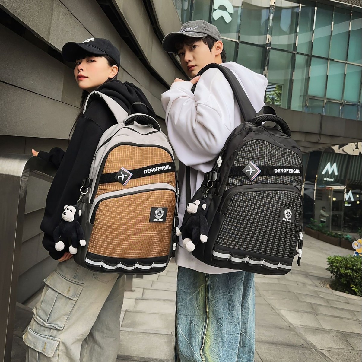 A new cross-border outdoor sports backpack for men, a cool Korean style Instagram workwear trend, and a casual backpack for college students and couples full figure