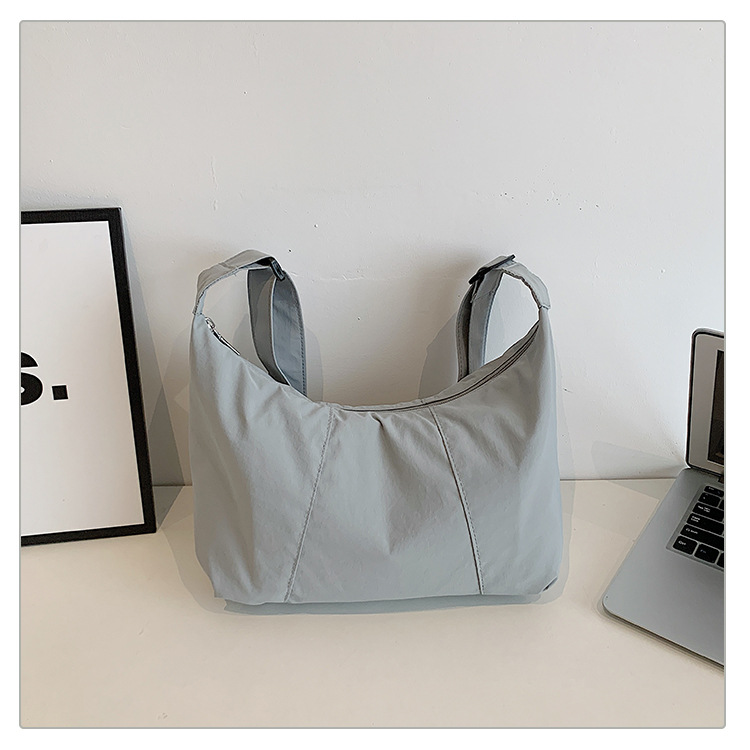 Simple and fashionable backpack, Korean inS-style artistic commuting single-shoulder bag, versatile casual crossbody bag, lightweight tote bag Application Scenario