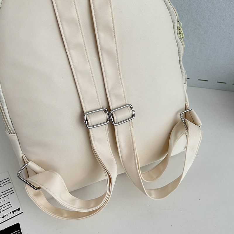 A new type of cute and versatile backpack for sweet girls, a casual schoolbag for commuting to school, and a lightweight backpack with a high level of appearance Specification drawing