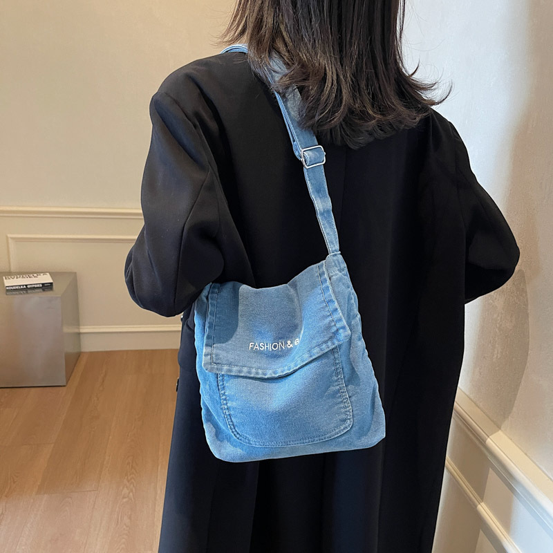 Relaxed large-capacity bag for women, new Spring 2025 denim single-shoulder bag for students, casual and versatile crossbody bag details Picture