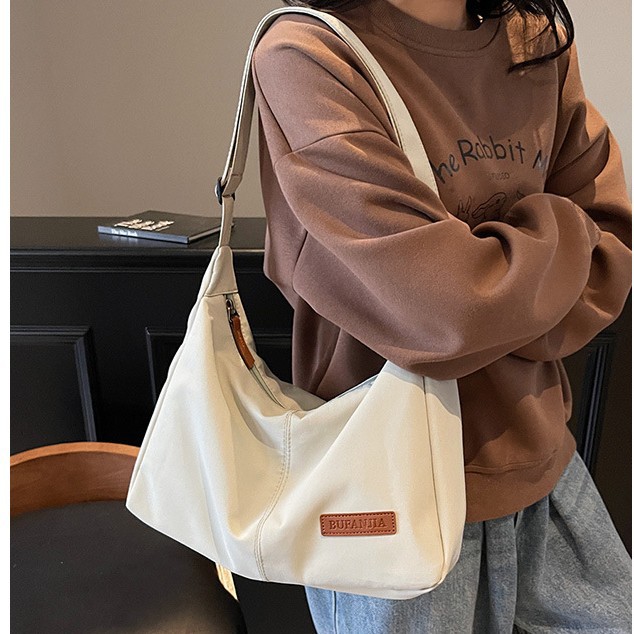 Korean InS-style versatile casual large-capacity single-shoulder crossbody bag, a new simple commuting tote bag for Spring/Summer 2025 full figure
