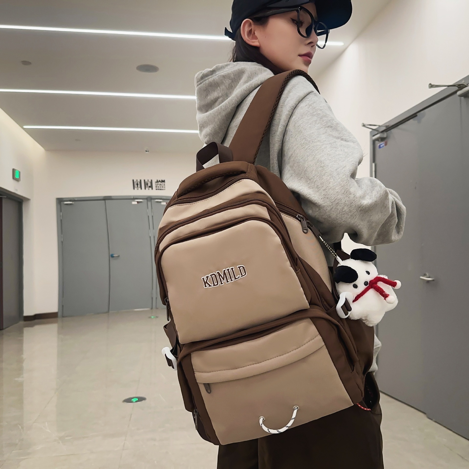 High-appearancy-level American ins sports backpacks, Korean-style ins trendy brand backpacks for junior and senior high school students with contrasting colors and multiple compartments details Picture