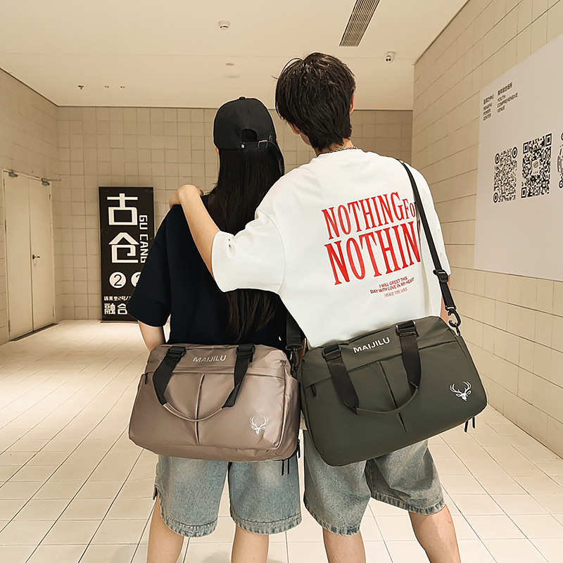 The new travel bag, independent shoe compartment luggage bag, high-end sports and fitness bag, versatile and casual large-capacity storage bag full figure