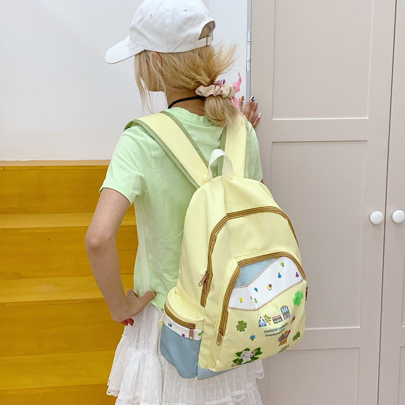 A new Japanese-style ins fresh and sweet backpack for high school and junior high school students. It is simple, lightweight and has a large capacity for commuting details Picture