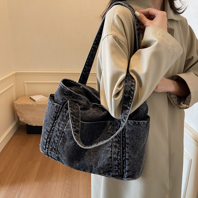 Korean style large-capacity denim tote bag 2024 New artistic style college student commuting and class single-shoulder bag full figure