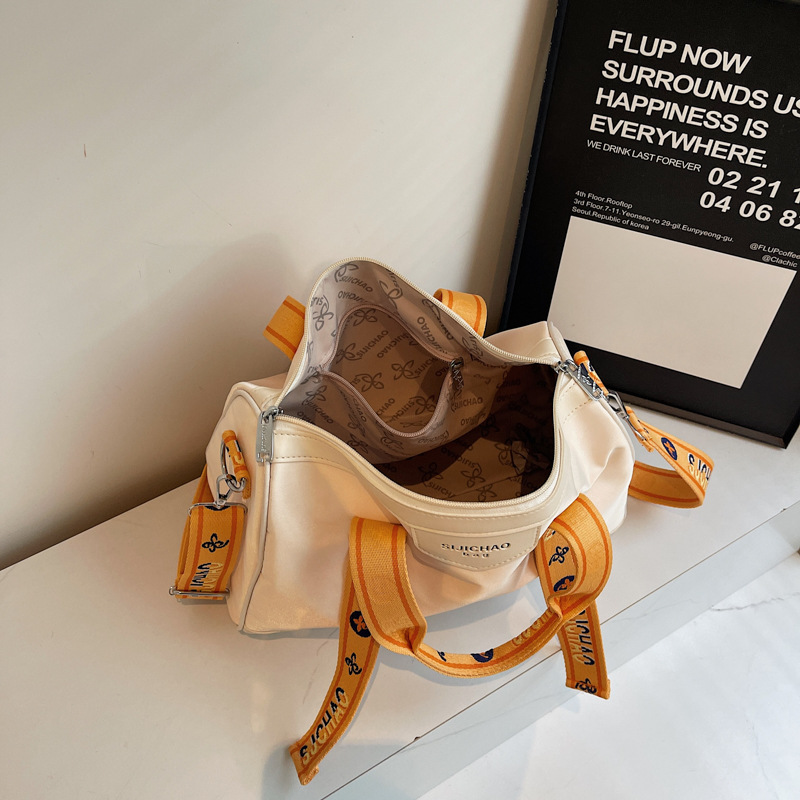 A lightweight, versatile and fashionable canvas single-shoulder travel bag for women, a new large-capacity crossbody Boston bag for autumn and winter 2024 Specification drawing