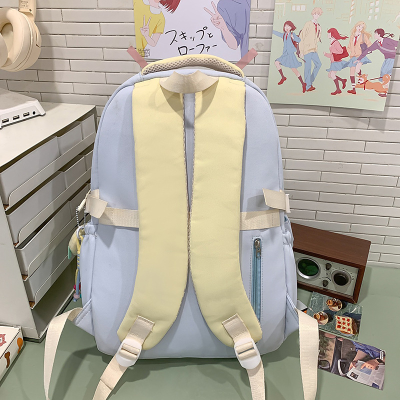 A new, fresh and cute Japanese backpack for junior and senior high school students. It is simple, lightweight, versatile and has a large capacity for commuting Specification drawing
