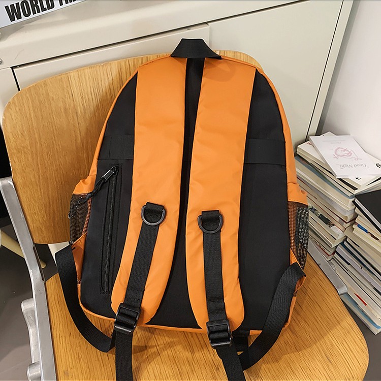 A new high-appearancelevel backpack for junior and senior high school students, featuring a casual, simple, lightweight, fashionable and versatile commuting style with a large capacity Specification drawing