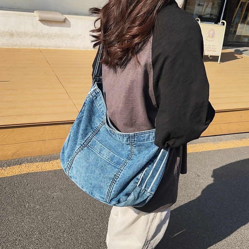 Denim single-shoulder bag, women's large-capacity shopping bag, 2024 new artistic style tote bag, Japanese-style lazy crossbody bag full figure