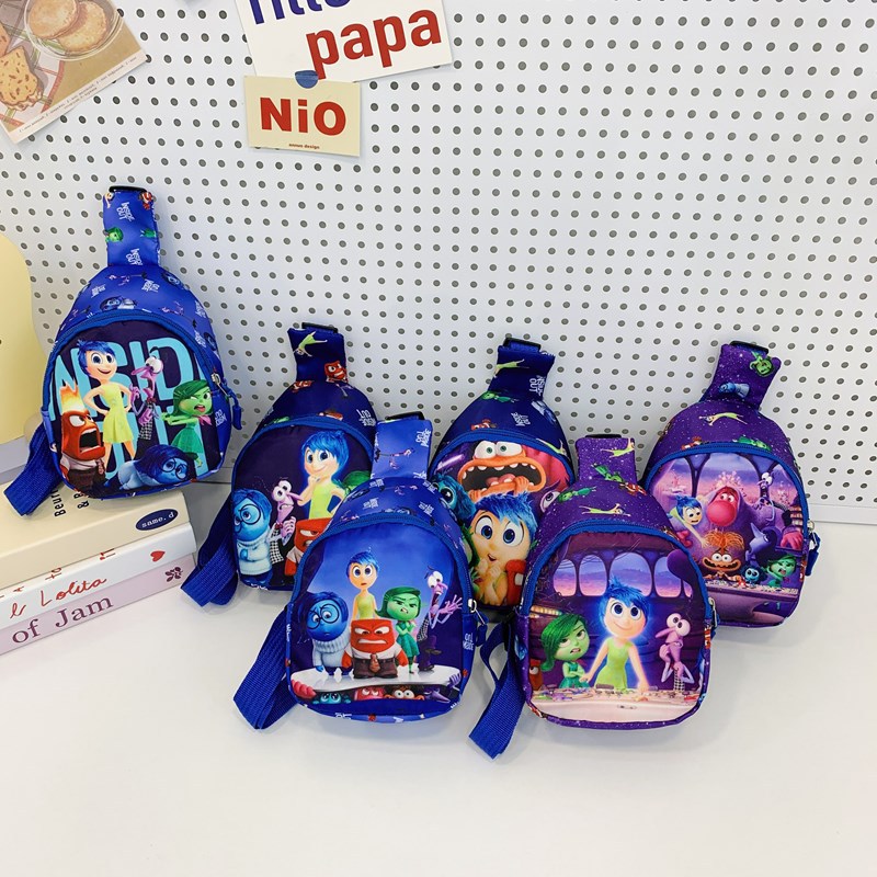 New children's chest bags, cute cartoon coin purses for boys and girls, casual crossbody bags, and baby outdoor small backpacks are all trendy full figure