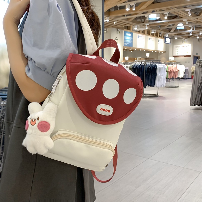 Cute mushroom casual backpack, high appearance level, versatile outing backpack, college students' class commuting small schoolbag, cross-border full figure