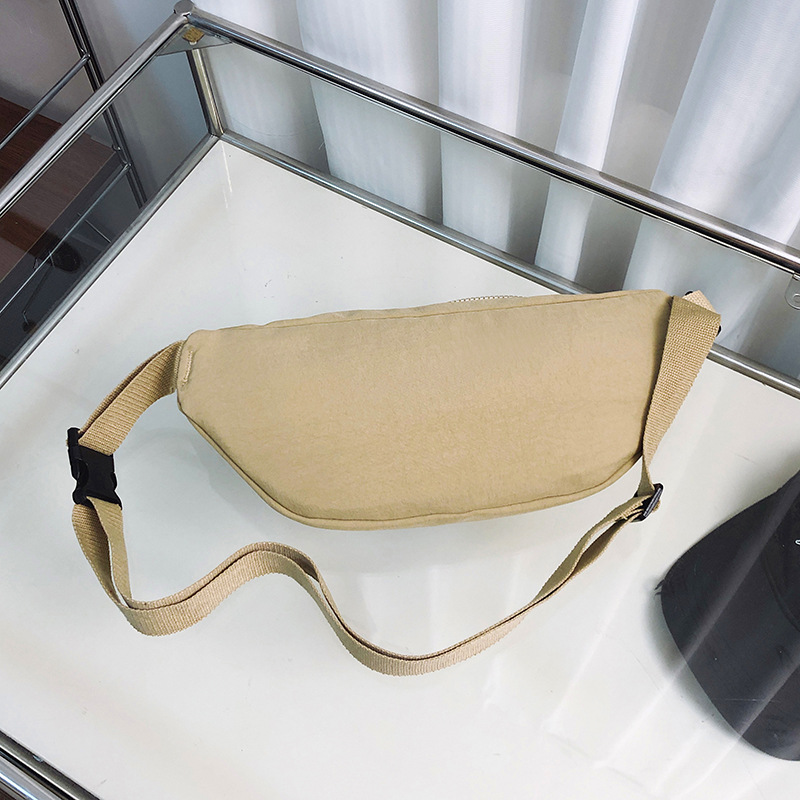 Teenagers' crossbody bag, men's trendy sporty and casual small waist bag, 2025 Summer new outdoor cycling single-shoulder bag Application Scenario