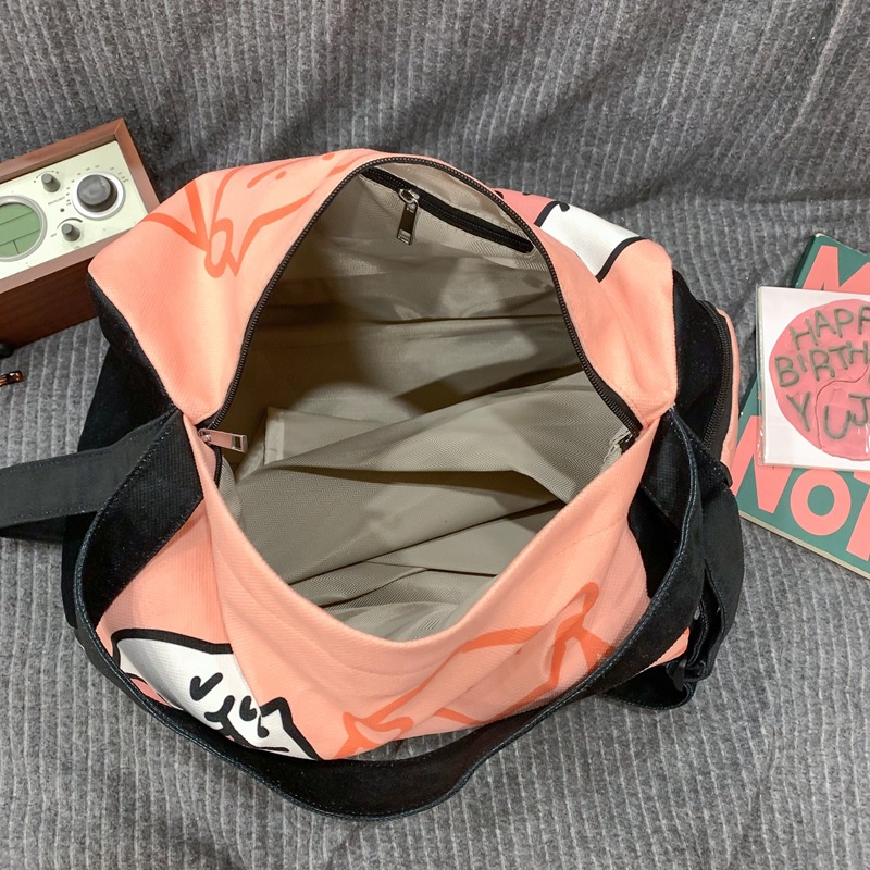 Short travel bag for women, large capacity, versatile, single-shoulder crossbody handbag, luggage bag, dry and wet separation, yoga and fitness bag Application Scenario